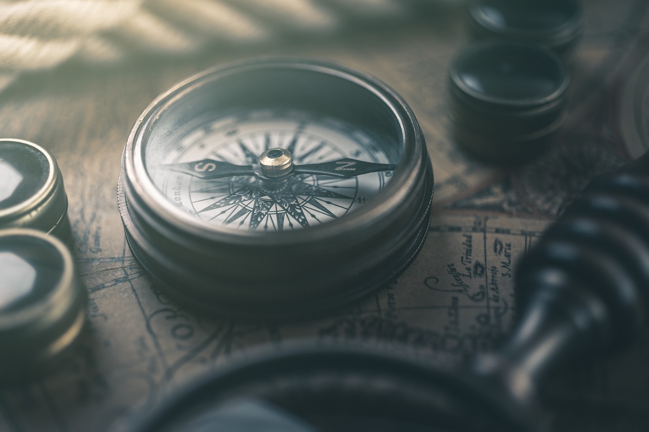 10 Creative Ways to Use Old Maps in Crafts